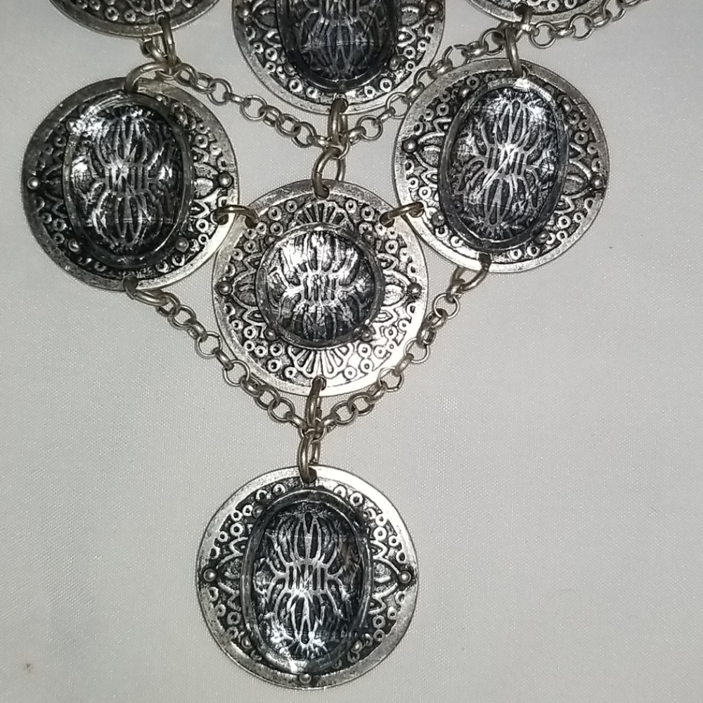 Chico's statement bibb necklace silver tone. Gorgeous! - Picture 3 of 8